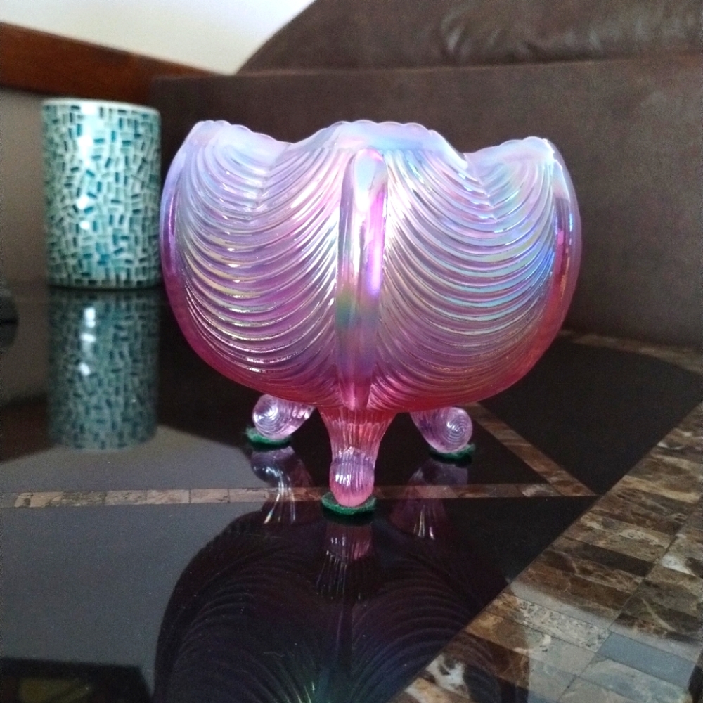 Fenton 3 footed rose bowl
